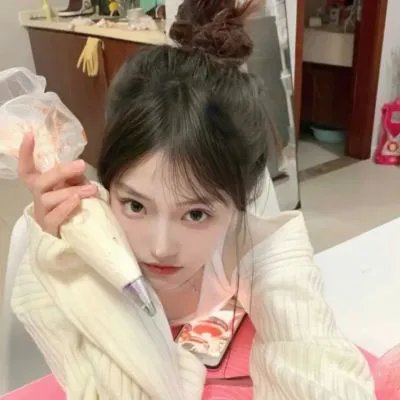想踢沉迷男的女人